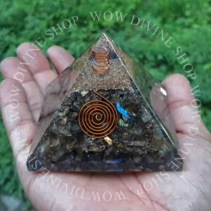 Labradorite Healing Crystal with Copper Layer Pyramid