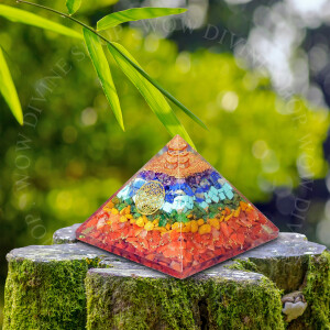 7 Chakra with Copper Layer Pyramid